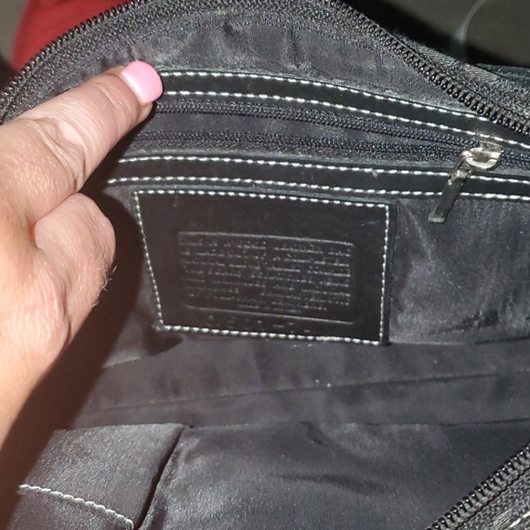 Coach small Black signature handbag - Picture 2 of 6